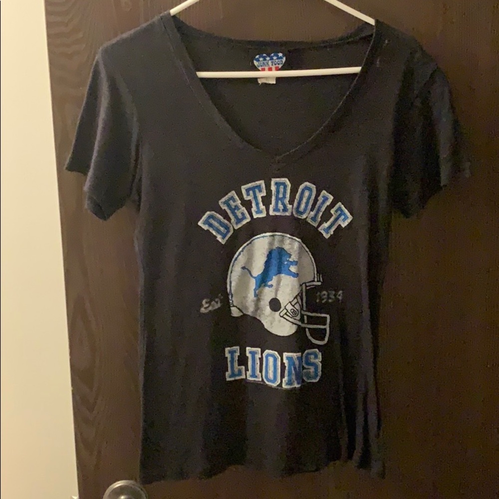 Detroit lions v-neck